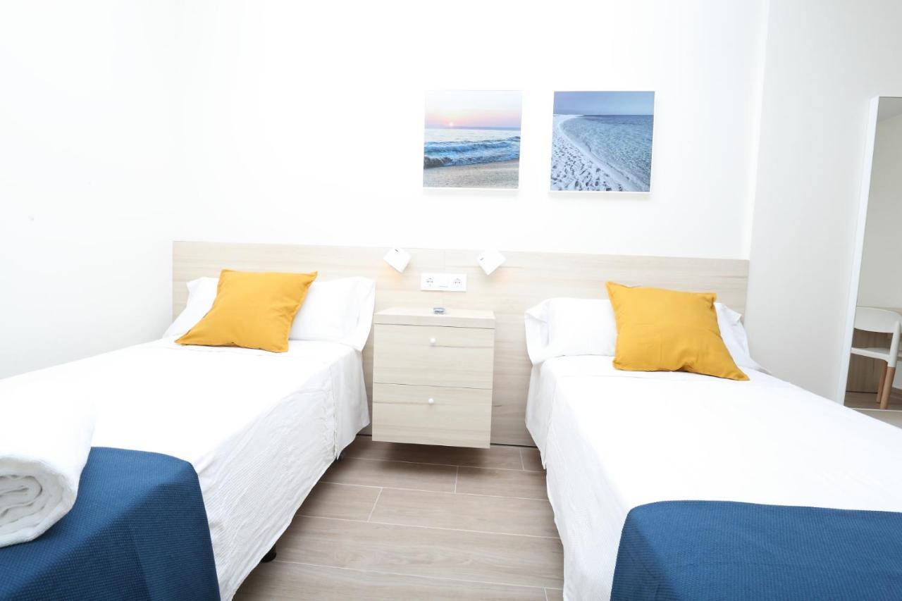H.Palmones Hostel ภายนอก รูปภาพ